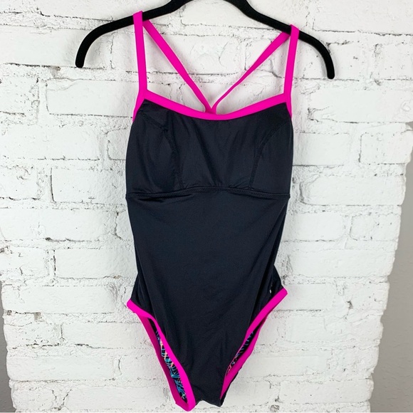 TYR Reversible Safari CrossFit Black Pink Fern Floral One Piece Swimsuit - Picture 5 of 7